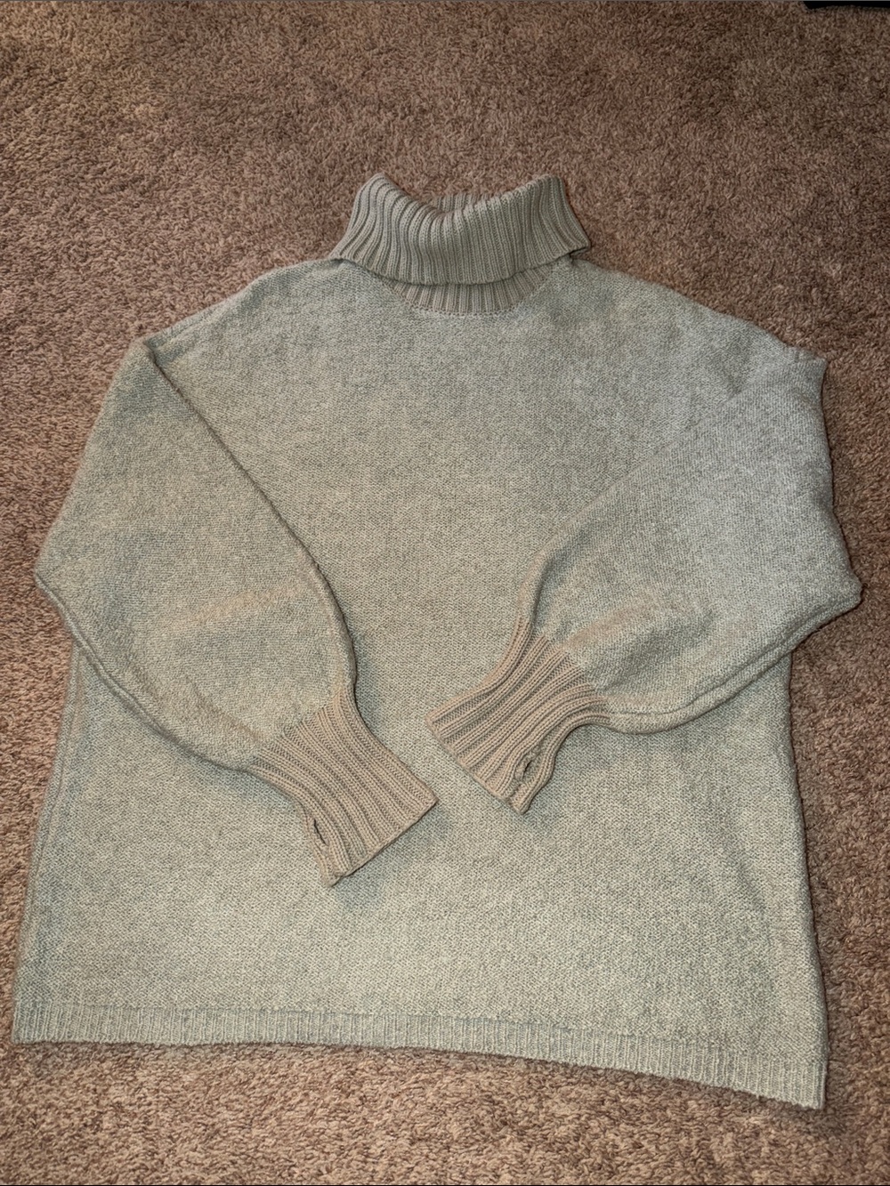 Altar’d State Billie Boucle Sweater size M